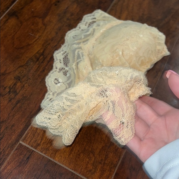 Anemone Lace Bandeau in Cream - Picture 5 of 6